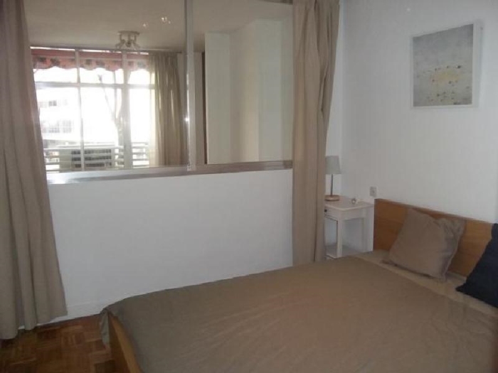 Quiet Apartment in Chamartin of 2 Bedrooms #625 in Madrid