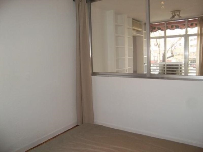 Quiet Apartment in Chamartin of 2 Bedrooms #625 in Madrid
