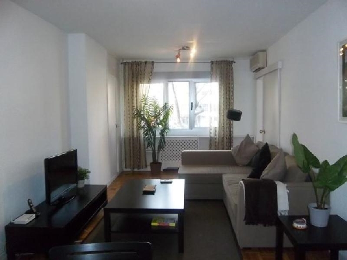 Quiet Apartment in Chamartin of 2 Bedrooms #625 in Madrid