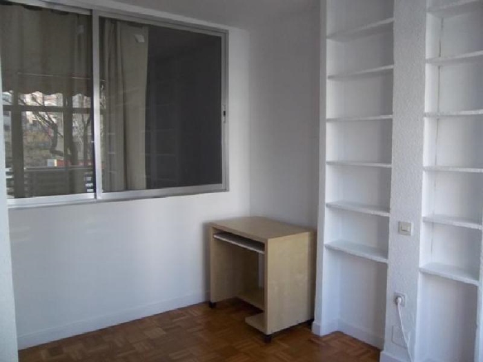 Quiet Apartment in Chamartin of 2 Bedrooms #625 in Madrid