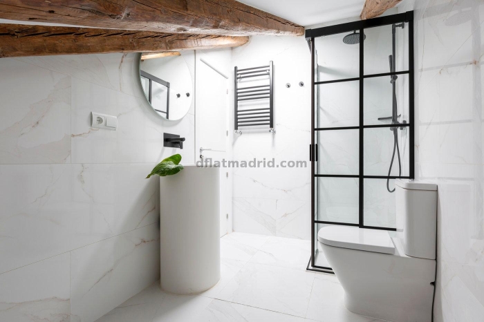 Spacious Penthouse in Centro of 2 Bedrooms #1906 in Madrid