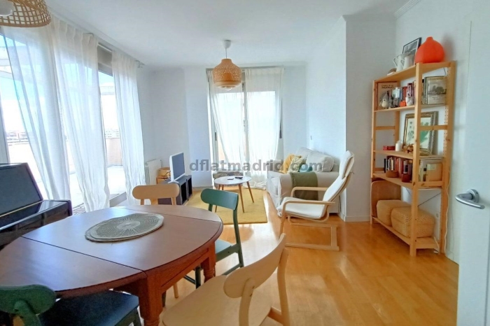 Apartamento con Terraza en Hortaleza de 2 Dormitorios #1909 en Madrid