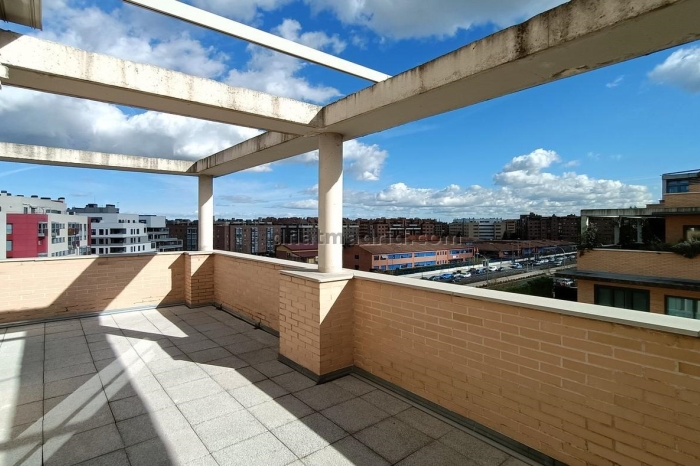 Apartamento con Terraza en Hortaleza de 2 Dormitorios #1909 en Madrid