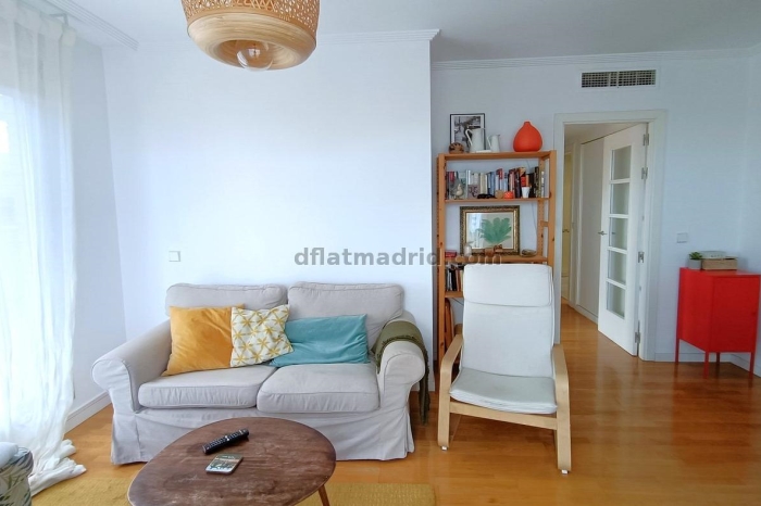 Apartamento con Terraza en Hortaleza de 2 Dormitorios #1909 en Madrid