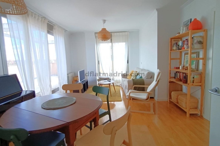 Apartamento con Terraza en Hortaleza de 2 Dormitorios #1909 en Madrid