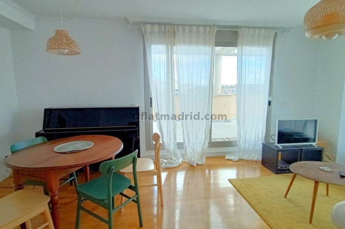 Apartamento con Terraza en Hortaleza de 2 Dormitorios #1909 en Madrid