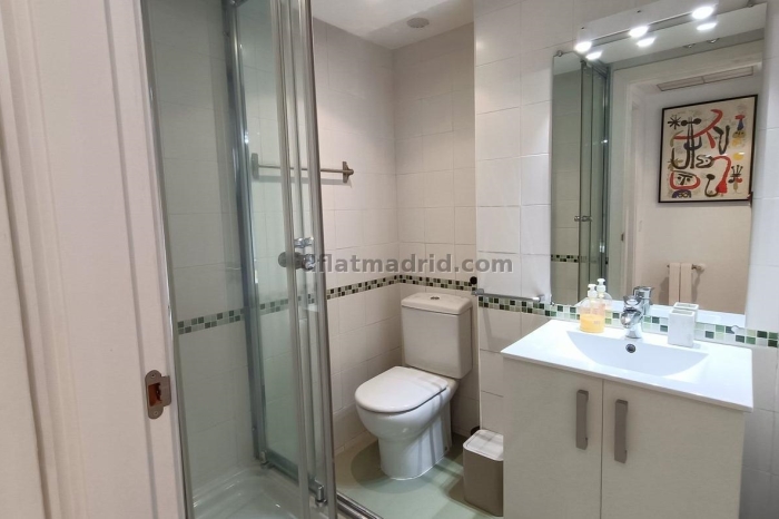 Apartamento con Terraza en Hortaleza de 2 Dormitorios #1909 en Madrid