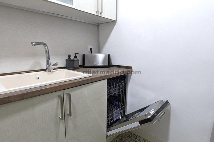 Apartamento en Tetuan de 2 Dormitorios #1911 en Madrid