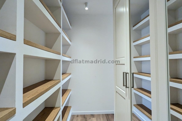 Spacious Dúpkex in Tetuan of 3 Bedrooms with Terrace #1914 in Madrid