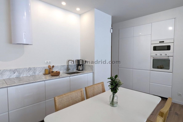 Spacious Dúpkex in Tetuan of 3 Bedrooms with Terrace #1914 in Madrid