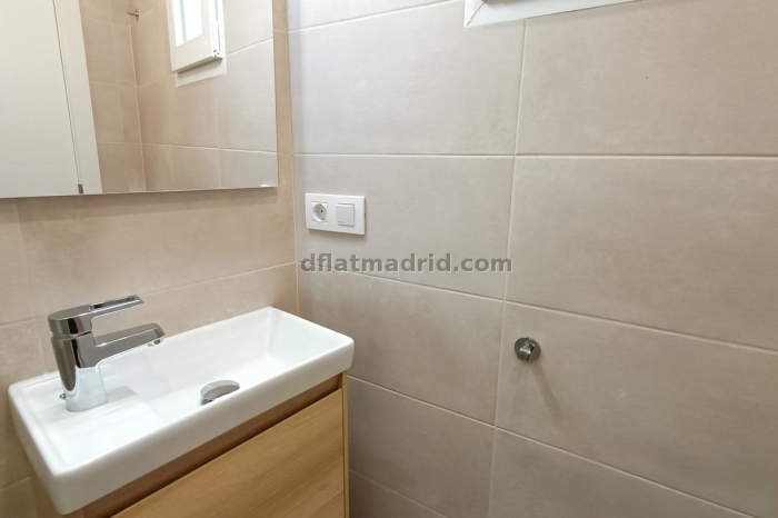 Bright Apartment in Centro of 2 Bedrooms #1908 in Madrid