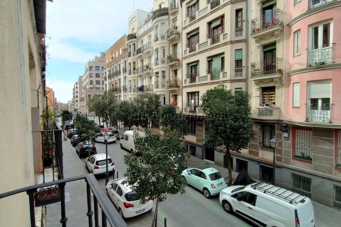 Apartamento luminoso en Centro de 2 Dormitorios #1908 en Madrid