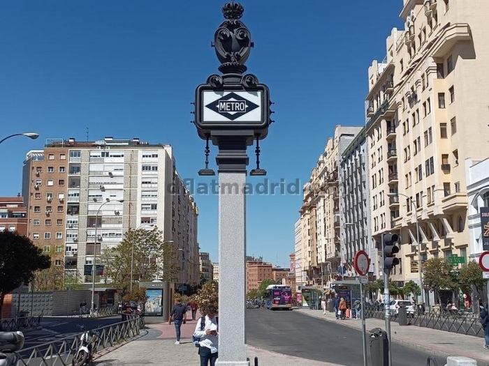 Apartamento Tranquilo en Tetuan de 1 Dormitorio #1916 en Madrid