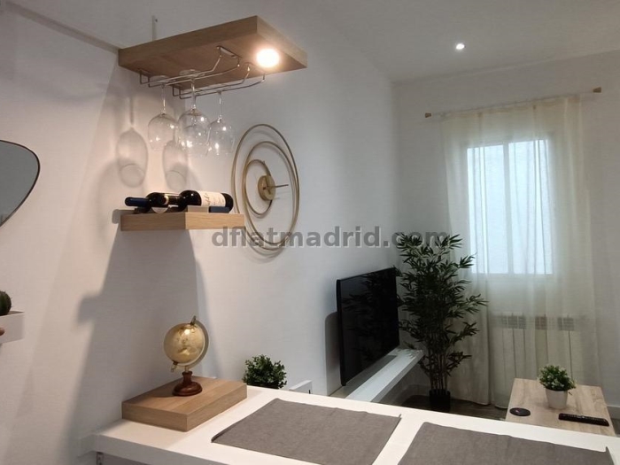 Apartamento Tranquilo en Tetuan de 1 Dormitorio #1916 en Madrid