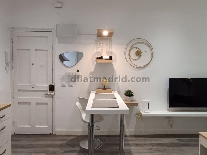 Apartamento Tranquilo en Tetuan de 1 Dormitorio #1916 en Madrid