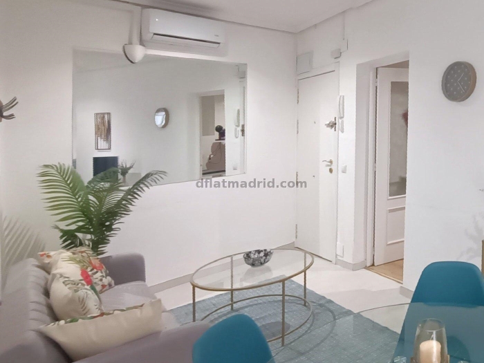 Apartamento con Terraza de 1 Dormitorio #1918 en Madrid