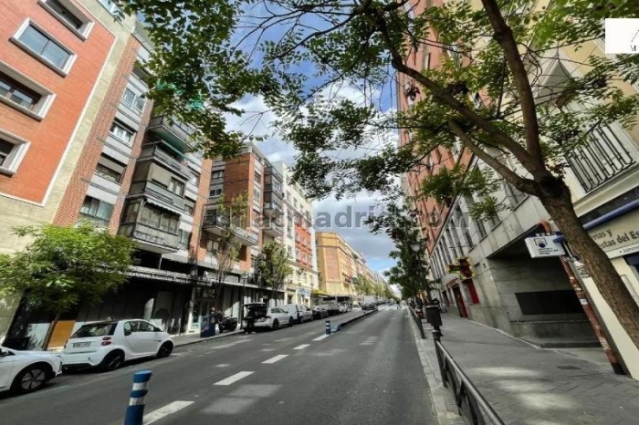 Apartamento luminoso en Chamberi de 1 Dormitorio #1917 en Madrid