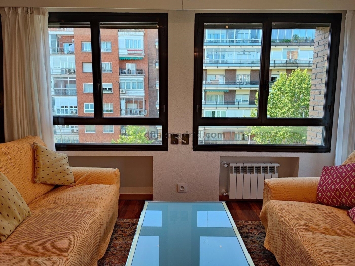 Apartamento Amplio en Retiro de 4 Dormitorios #1924 en Madrid