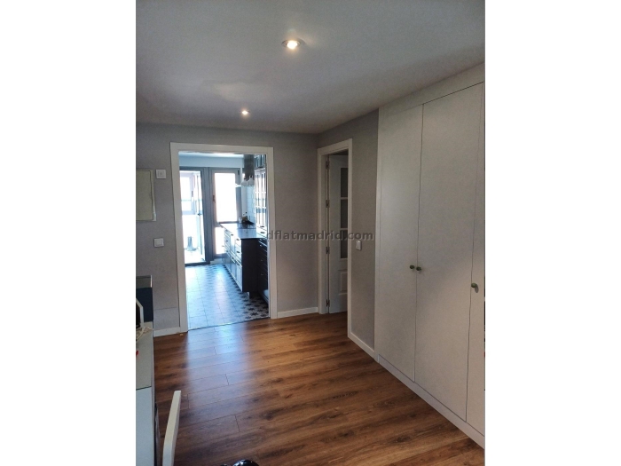 Apartamento con Terraza en Fuencarral de 3 Dormitorios #1933 en Madrid