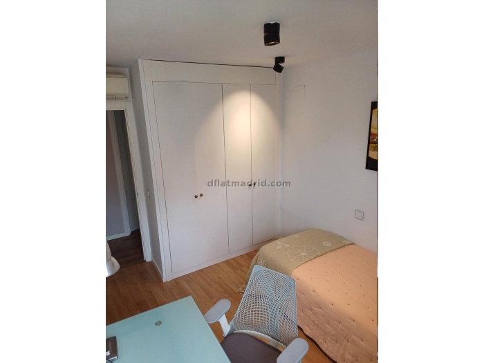 Apartamento con Terraza en Fuencarral de 3 Dormitorios #1933 en Madrid