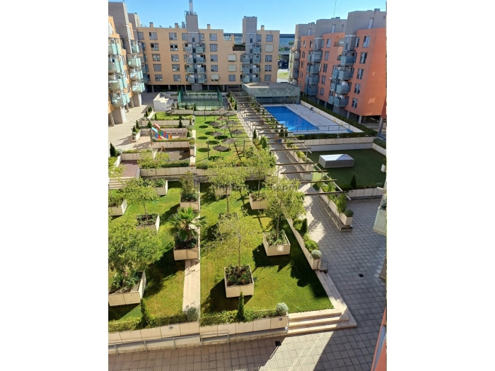 Apartamento con Terraza en Fuencarral de 3 Dormitorios #1933 en Madrid