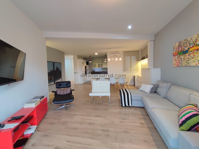 Apartamento Amplio en Retiro de 4 Dormitorios #1961 en Madrid