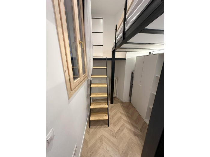 Quiet Apartment in Centro of 2 Bedrooms #1962 in Madrid