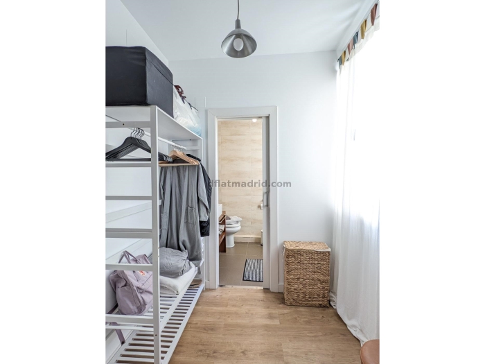 Apartamento luminoso en Centro de 1 Dormitorio #1988 en Madrid