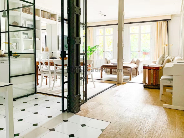 Apartamento Amplio en Retiro de 3 Dormitorios #2011 en Madrid
