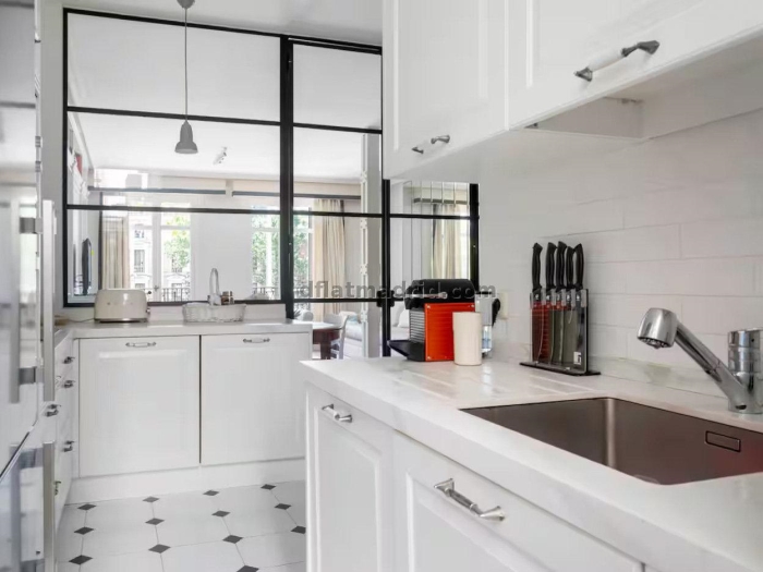 Apartamento Amplio en Retiro de 3 Dormitorios #2011 en Madrid