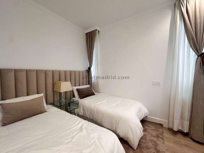 Apartamento Amplio en Salamanca de 3 Dormitorios #2009 en Madrid