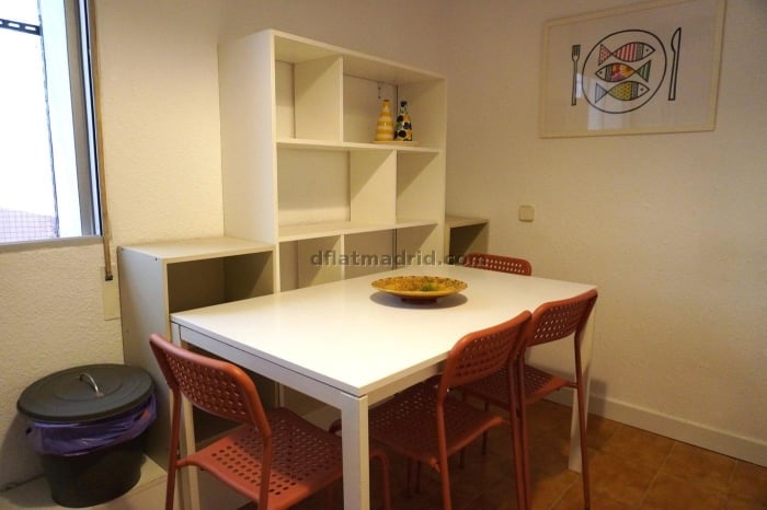 Room on Ronda de Segovia#2065 in Madrid
