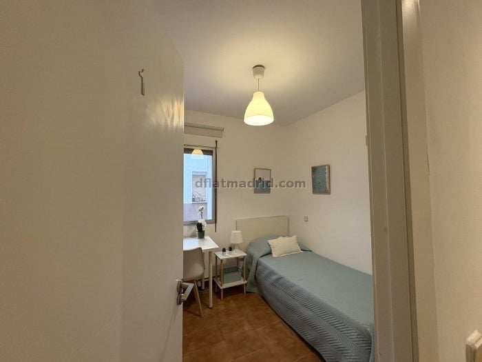 Room on Ronda de Segovia#2065 in Madrid