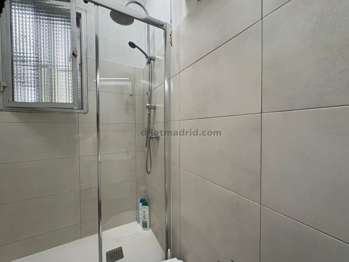 Apartamento en Arganzuela de 2 Dormitorios #2073 en Madrid