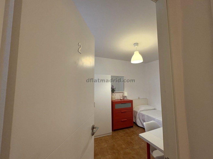 Cosy Apartment in Centro of 4 Bedroom #2070 in Madrid