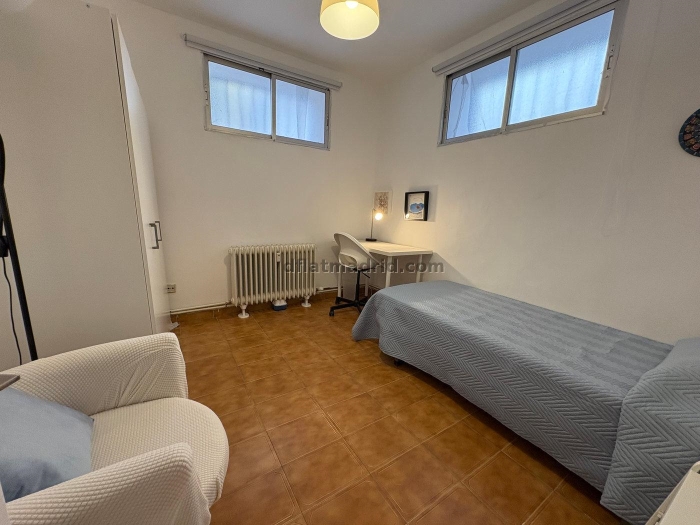 Cosy Apartment in Centro of 4 Bedroom #2070 in Madrid