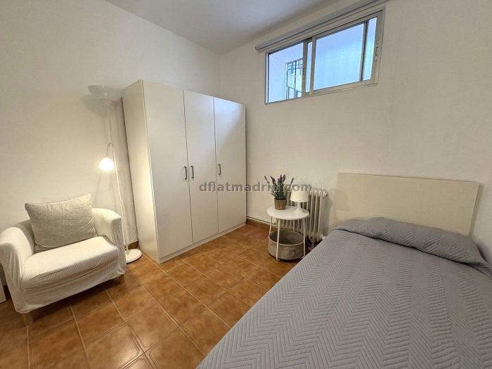 Cosy Apartment in Centro of 4 Bedroom #2070 in Madrid