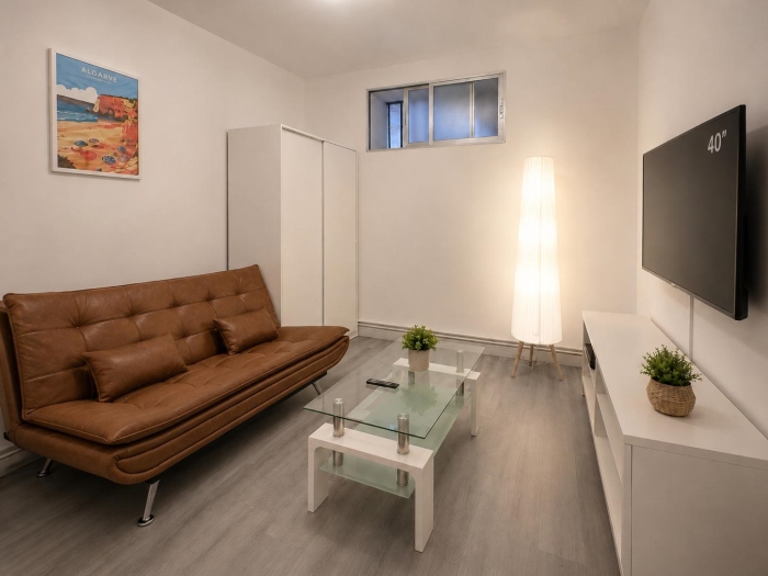 Cosy Apartment in Centro of 4 Bedroom #2070 in Madrid