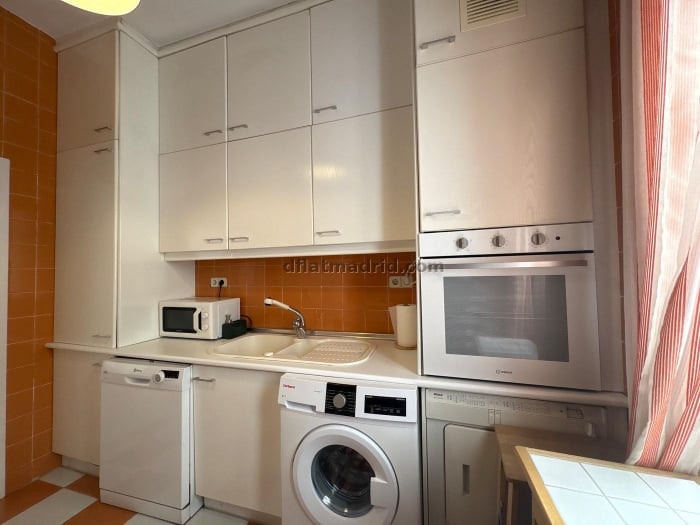 Apartamento Amplio en Salamanca de 3 Dormitorios #2077 en Madrid