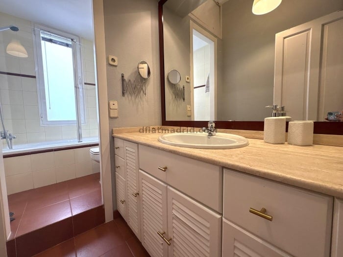 Apartamento Amplio en Salamanca de 3 Dormitorios #2077 en Madrid