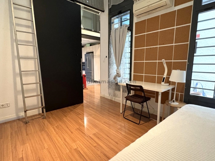 Apartamento Amplio en Arganzuela de 3 Dormitorios #2078 en Madrid