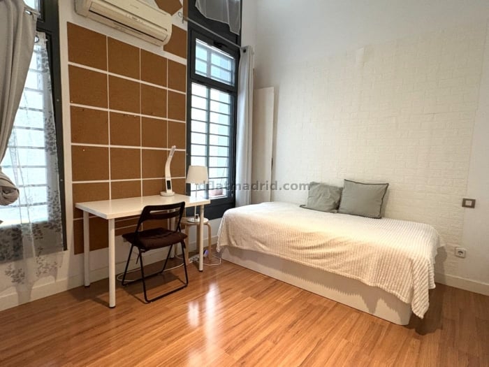 Apartamento Amplio en Arganzuela de 3 Dormitorios #2078 en Madrid
