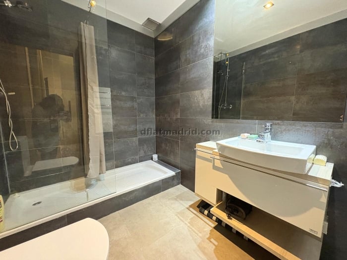 Apartamento Amplio en Arganzuela de 3 Dormitorios #2078 en Madrid
