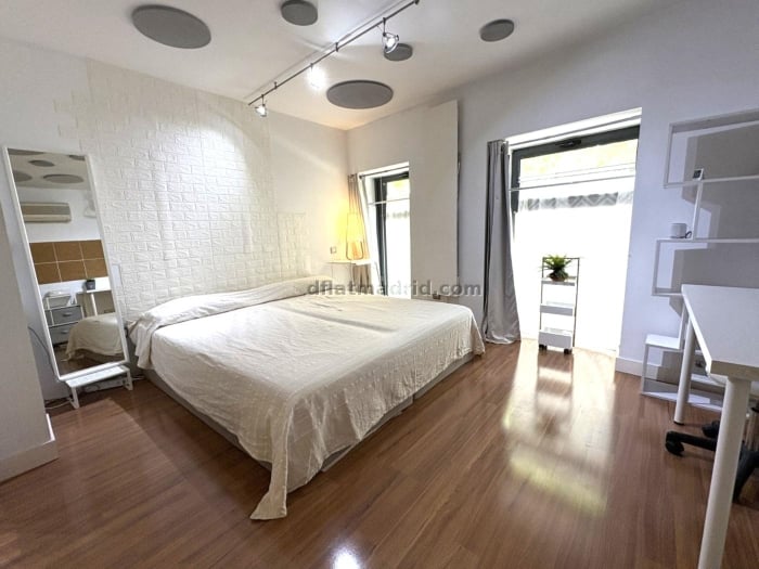 Apartamento Amplio en Arganzuela de 3 Dormitorios #2078 en Madrid