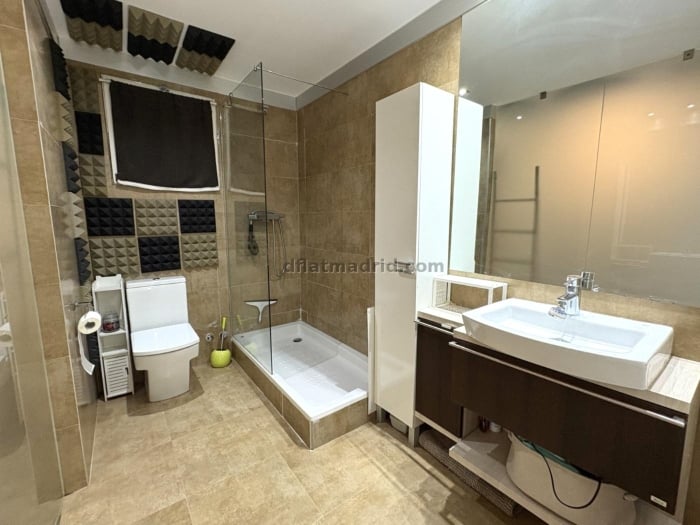 Apartamento Amplio en Arganzuela de 3 Dormitorios #2078 en Madrid
