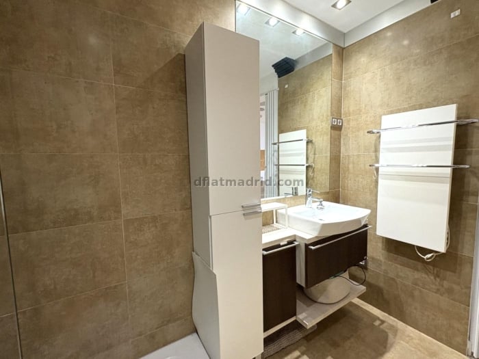 Apartamento Amplio en Arganzuela de 3 Dormitorios #2078 en Madrid