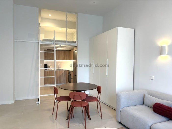 Apartamento Acogedor en Fuencarral de 1 Dormitorio #2084 en Madrid