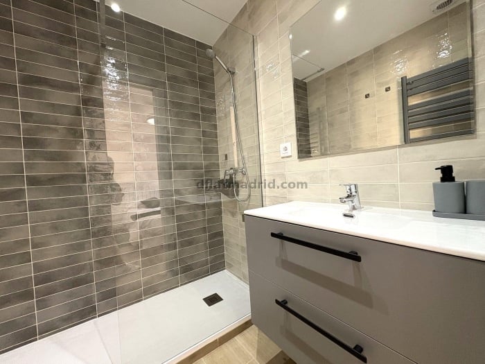 Room in Segovia of 1 Bedroom #2085 in Segovia