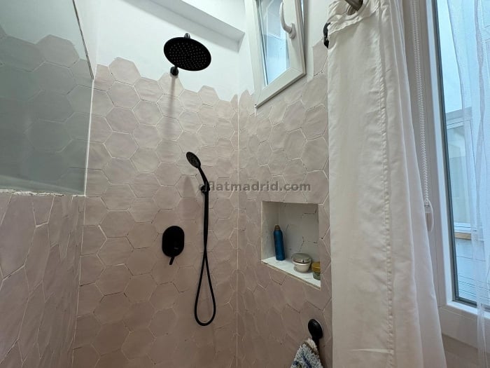 Apartamento Luminoso en Centroo #2088 en Madrid